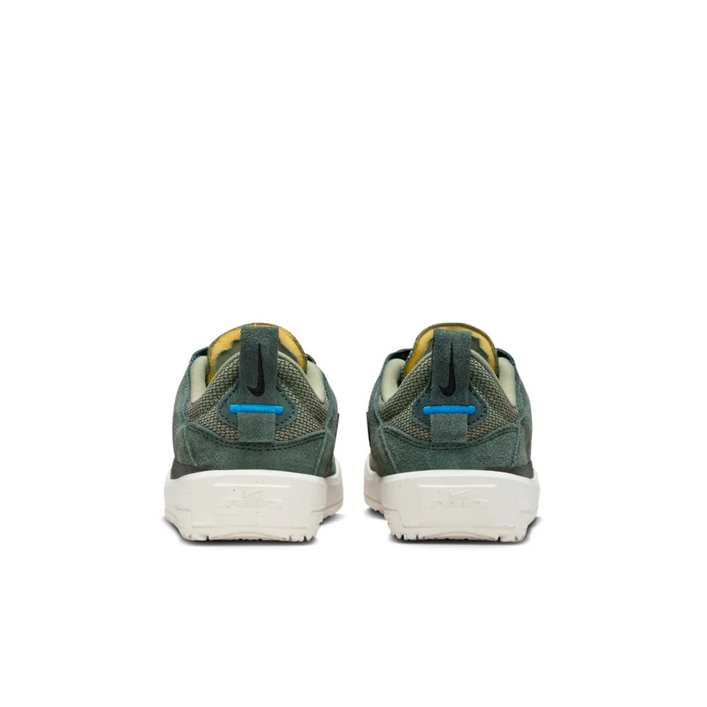 Boys Nike SB Day One shoes
NIB - Picture 3 of 5